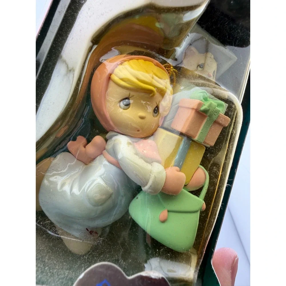 Precious‎ Moments Holiday Ornament Girl with Presents and Kitty by Enesco